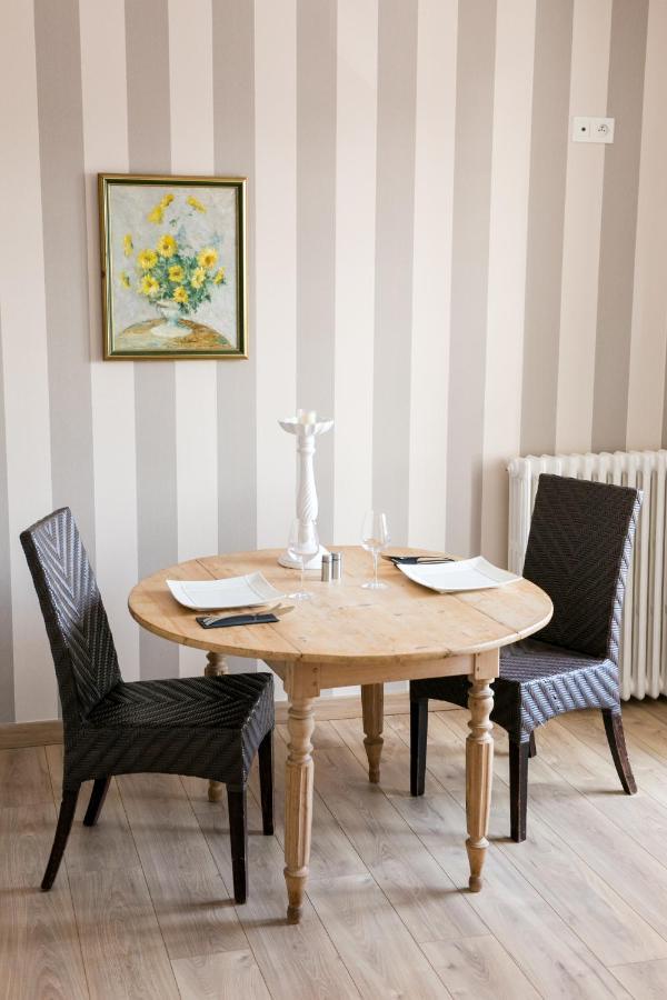 Le Cotentin Appart'Hotels & Restaurant Le Cot' Portbail Buitenkant foto